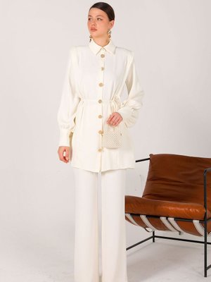 Ekru Gömlekli Takım Ekru Gömlekli Takım