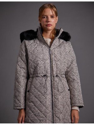Soyut Desenli Suni Kürklü Taş Mont