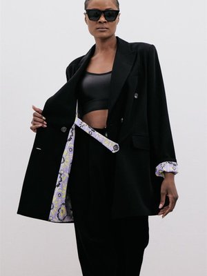 Desenli Saten Astarlı Siyah Keten Ceket