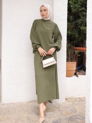 Kolları Pile Detaylı Etekli Takım