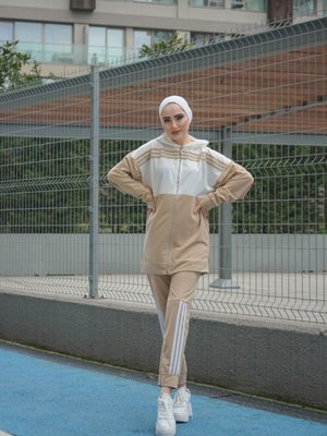 Kapüşonlu İkili Eşofman Takımı Latte Kapüşonlu İkili Eşofman Takımı Latte