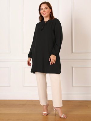 Siyah Büyük Beden Püskül Detaylı Tunik