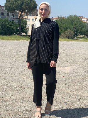 Siyah Gömleği Taşlı İkili Takım Siyah Gömleği Taşlı İkili Takım