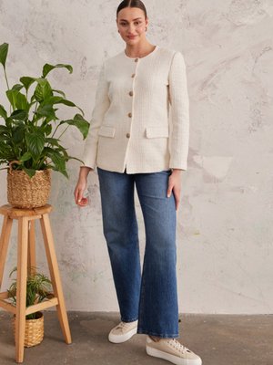 Gold Düğme Detaylı Yakasız Düz Kesim Ceket