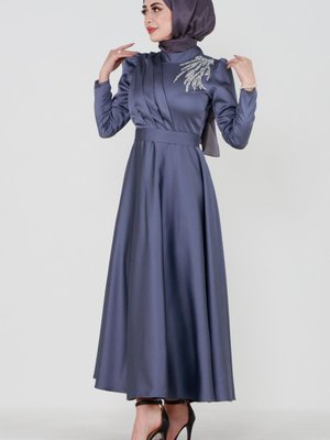 Önü Taş Baskılı Saten Abiye Elbise Gri Önü Taş Baskılı Saten Abiye Elbise Gri