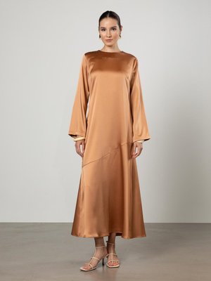Camel Asimetrik Kesim Saten Elbise