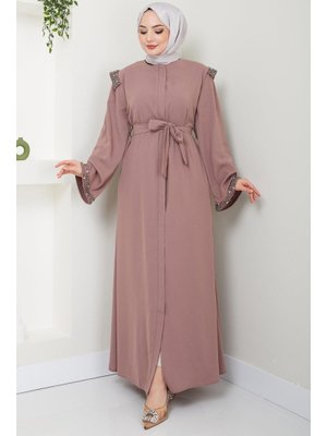 Pembe Kolu Ve Omzu İncili Ferace