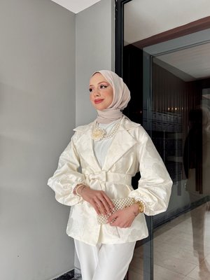 Ekru Papatya Desenli Jakar Ceket