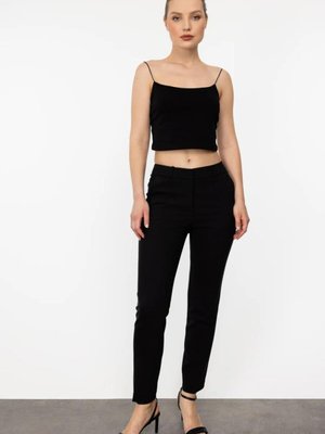 Siyah Dar Paça Pantolon