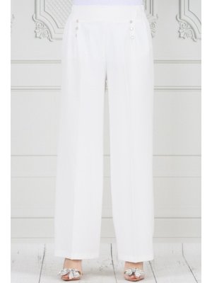 Beyaz Pile Detaylı Üç Düğmeli Pantolon