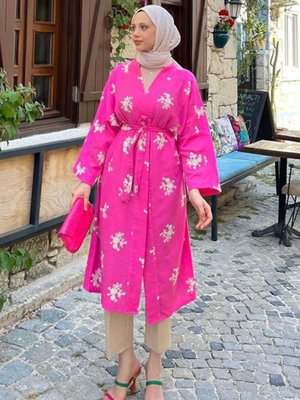 Pembe Çiçek Nakışlı Müslin Kimono