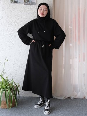 Siyah İplik Kapüşonlu Sweat & Etek Takım