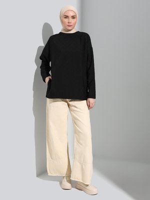 Siyah Kapitone Rahat Kalıp Sweatshirt Siyah Kapitone Rahat Kalıp Sweatshirt