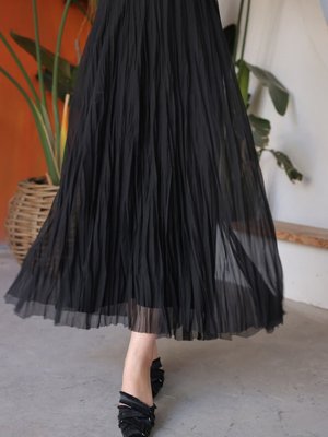 Siyah Bel Lastikli Piliseli Uzun Tül Etek