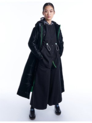 Patı Gizli Kapüşon Detaylı Siyah Kaban