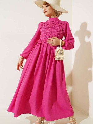 Önü Dantel Örgü Detaylı Elbise Önü Dantel Örgü Detaylı Elbise