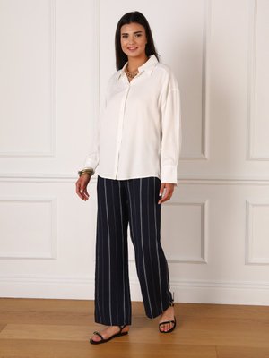 Beyaz Viskon Kumaşlı Klasik Gömlek