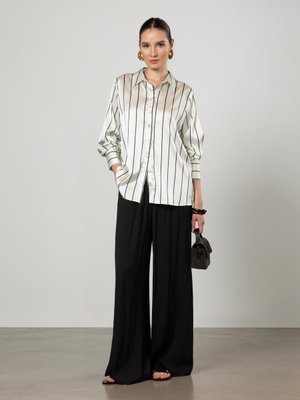 Sedef Düğme Detaylı Saten Tunik Lacivert Çizgili