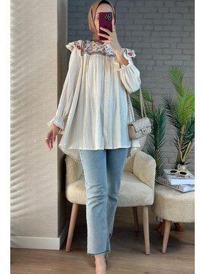 Krem Nakış Detaylı Fırfırlı Gömlek