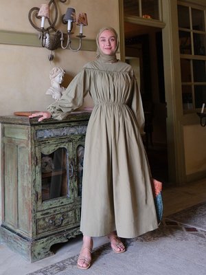 Haki Organik Keten Büzgülü Elbise