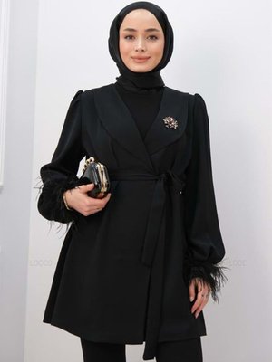 Ceket Kol Tüy Detaylı Yaka Broşlu Siyah