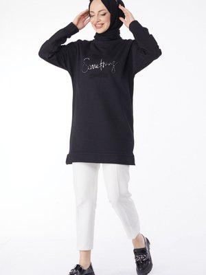 Düz Bisiklet Yaka Siyah Baskılı Uzun Kollu Sweatshirt Düz Bisiklet Yaka Siyah Baskılı Uzun Kollu Sweatshirt
