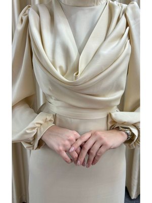 Önü Dagaje Detaylı Abiye Elbise Önü Dagaje Detaylı Abiye Elbise