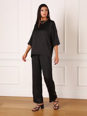 Siyah Yaka Detaylı Saten Tunik