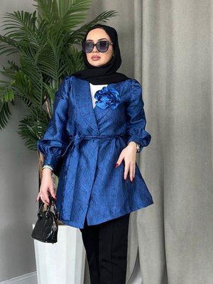 Yakasıgüllü Ceket