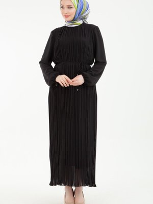 Pilise Detaylı Kolları Lastikli Elbise Siyah Pilise Detaylı Kolları Lastikli Elbise Siyah