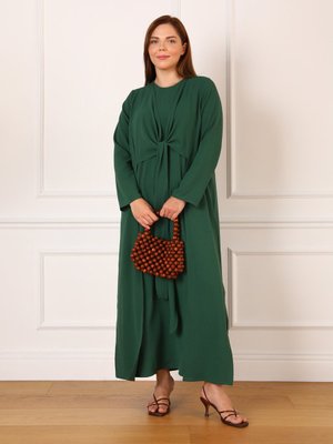 Koyu Yeşil Bağlama Detaylı Büyük Beden Elbise