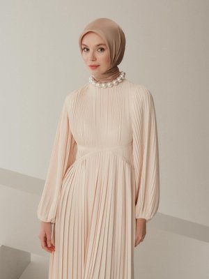 Piliseli Şık Elbise Aytaşı