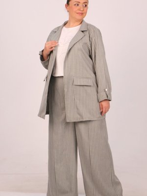 Nefti Büyük Beden Çizgili Blazer Ceket Pantolonlu Takım Nefti Büyük Beden Çizgili Blazer Ceket Pantolonlu Takım
