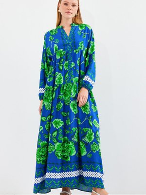 Otantik Desenli Elbise Saks Mavi