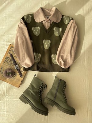 Haki Ayıcık Desenli Süveter