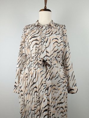 Büyük Beden Zebra Desenli Tunik Bej Büyük Beden Zebra Desenli Tunik Bej