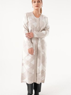 Renkli Desenli Düğmeli Uzun Krem Bej Hırka