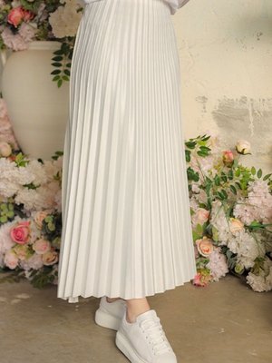 Laris Piliseli Etek Beyaz