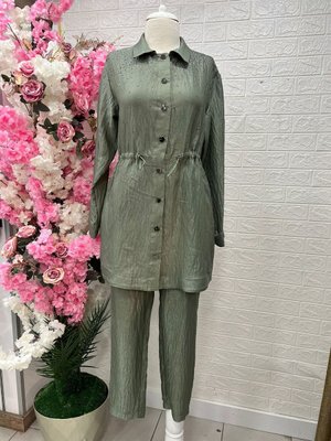 Yakası Taş Detaylı Beli Lastikli Kendinden Simli Kumaşıyla Şahane Pantolonlu İkili Takım