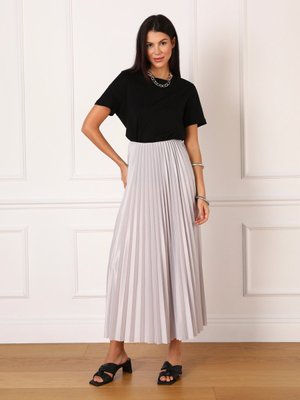 Gri Parlak Kumaş Piliseli Etek