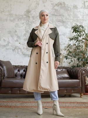 İki Renk Trençkot Haki?