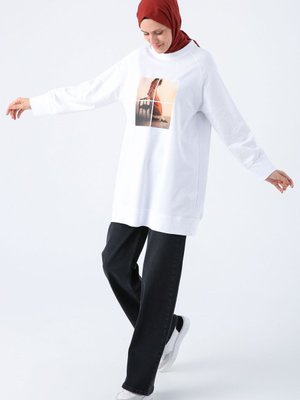 Beyaz Fotoğraf Baskılı Sweat Tunik