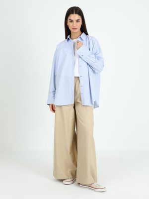 Pamuklu Gömlek Gri Mavi Beyaz Çizgili