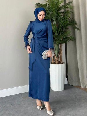 Kol Saçaklı Saten Abiye Elbise Lacivert Kol Saçaklı Saten Abiye Elbise Lacivert