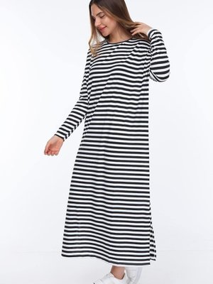 Siyah Çizgili Yanı Yırtmaçlı Penye Elbise