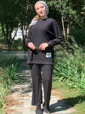 Siyah Çiçek Armalı İkili Takım Siyah Çiçek Armalı İkili Takım