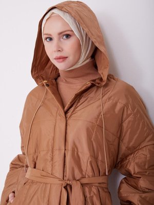 Seyyar Kapişonlu Kaban Camel