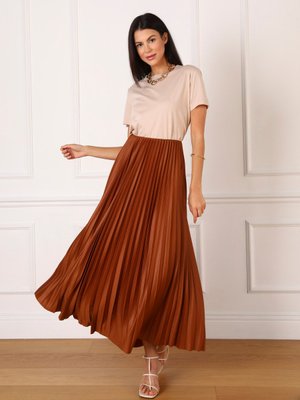 Kahverengi Parlak Kumaş Piliseli Etek