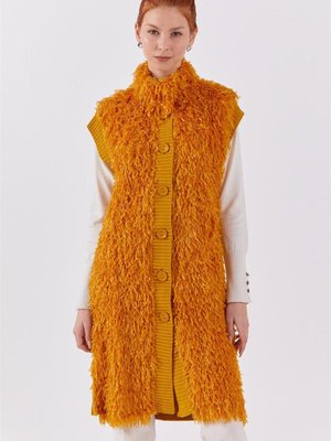 Önü Saçaklı Arkası Triko Hardal Yelek