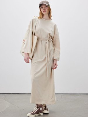 Oversıze Uzun Rahat Elbise Bej Oversıze Uzun Rahat Elbise Bej